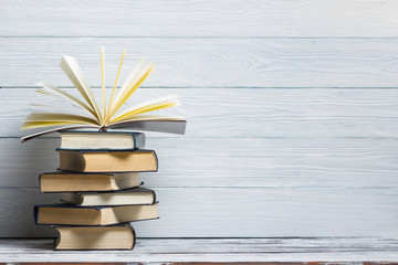 哈利波特与魔法石每章简介！快~~~~